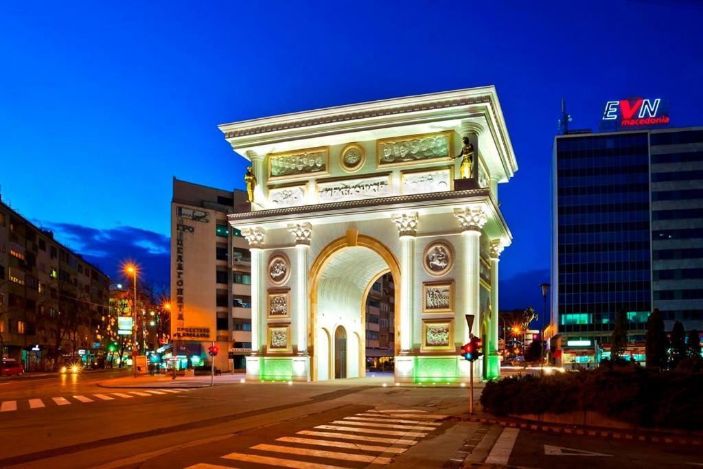 City Center Apartment Скопие Екстериор снимка